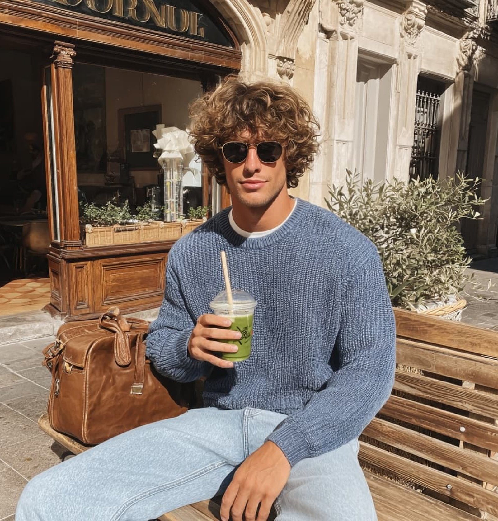 Midday Light & Architectural Flow